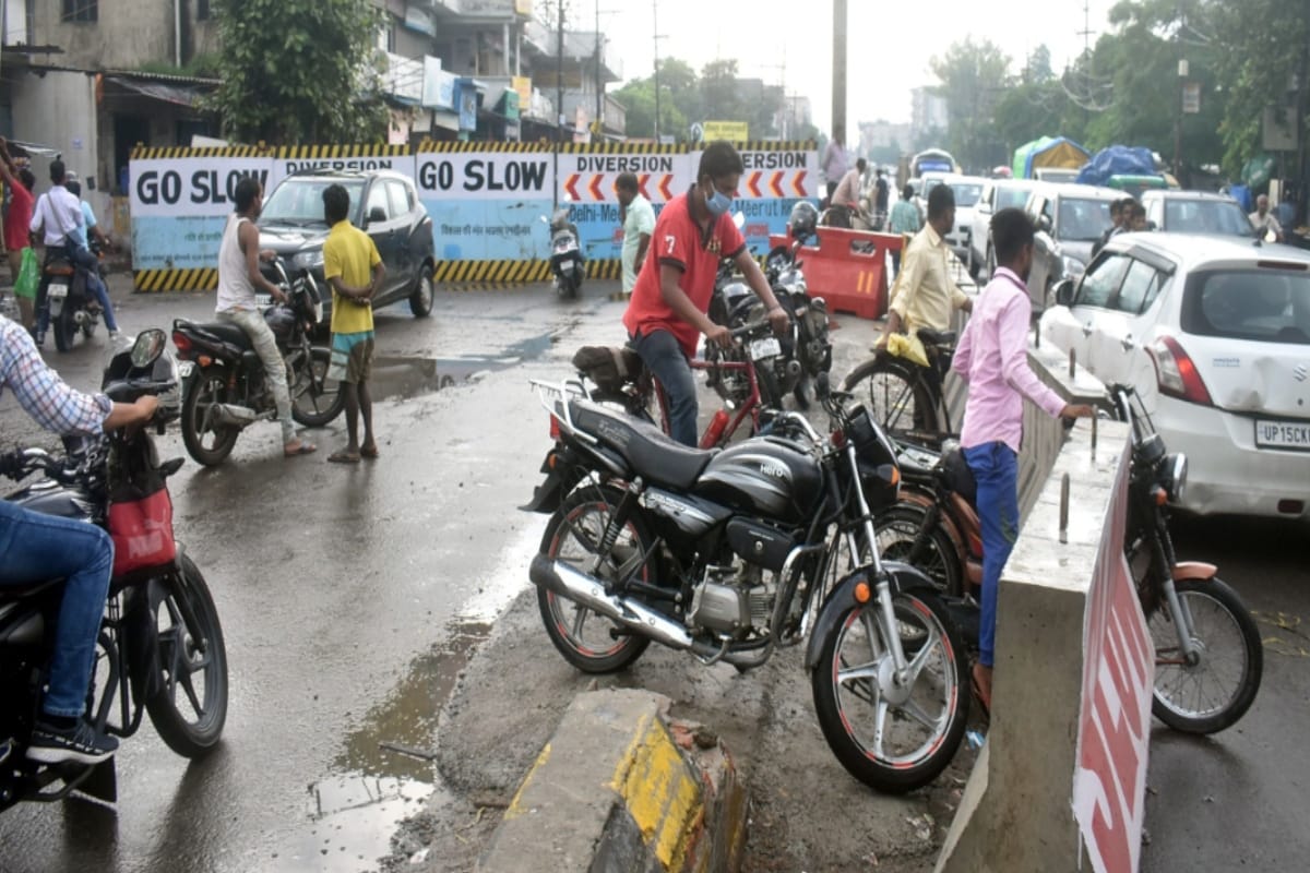 Route diversion failed on the very first day due to rapid rail construction in Meerut