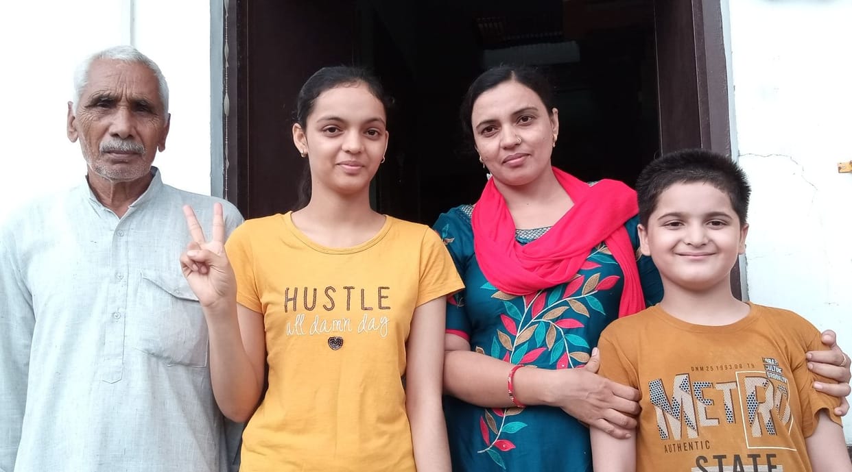 CBSE 12th: SD Ki Anushka and Sharden's Sparsh Topper