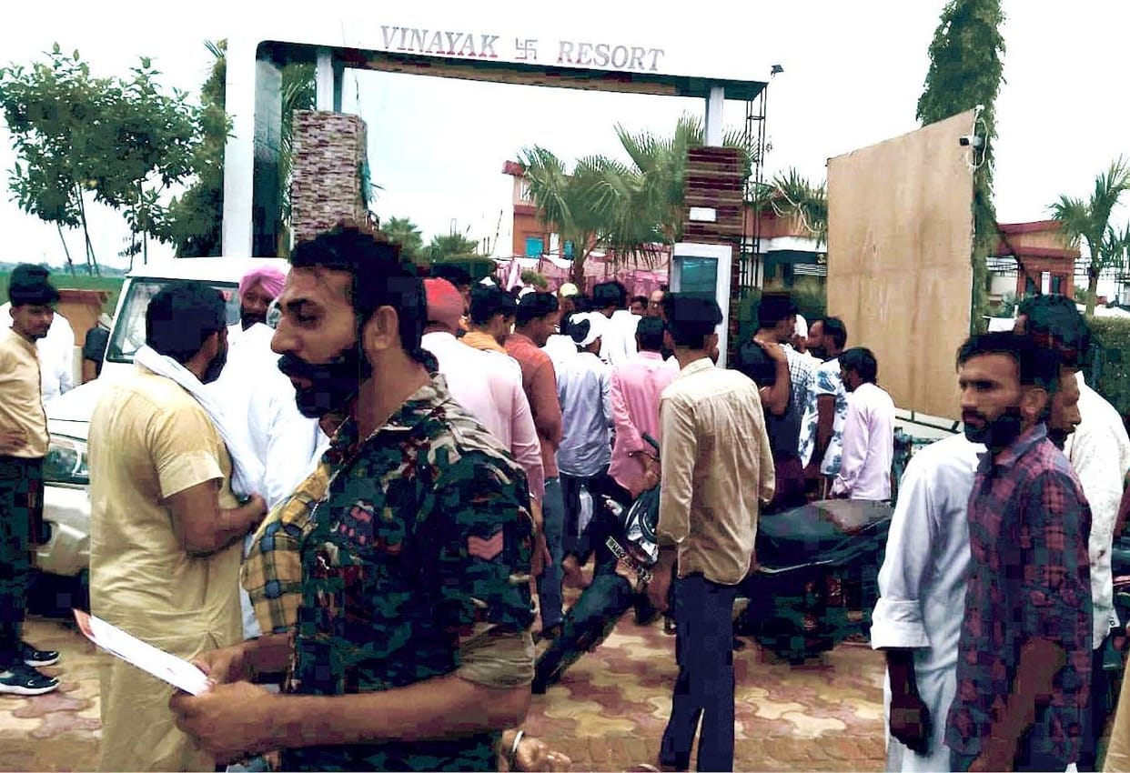 Farmers protest against former MLA Ramchandra Kamboj