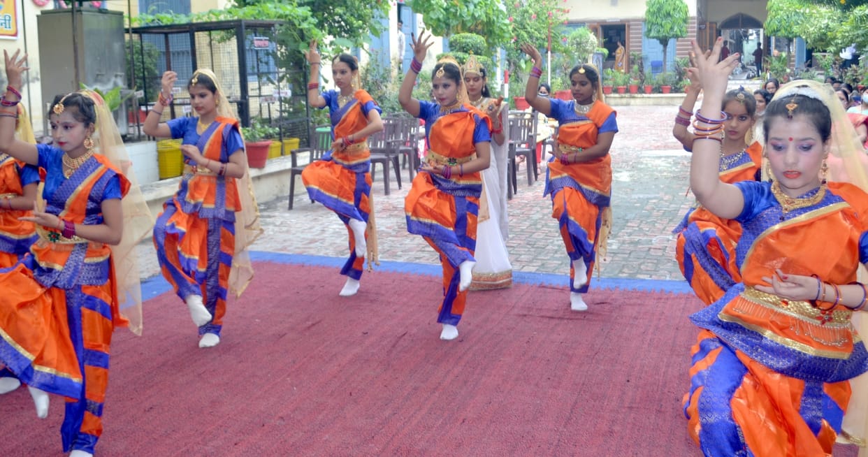 Students showed talent in handicrafts exhibition