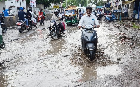 Fort road in bad condition, traffic started passing through the rough road