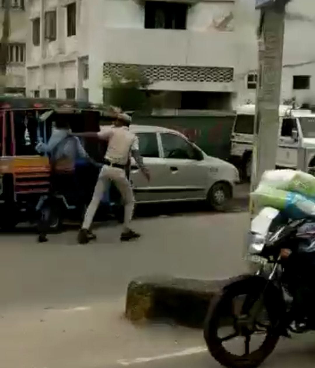 Homeguard beats up bike rider, video viral