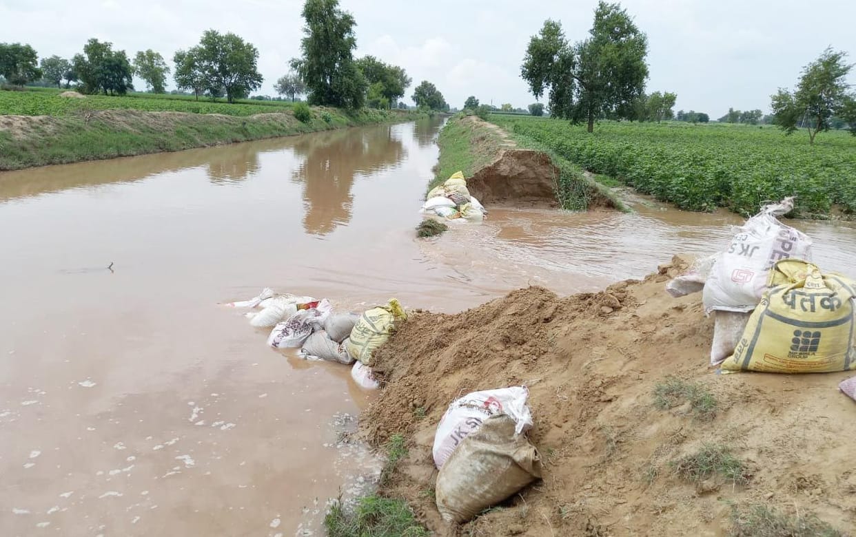 Broken Ratkheda Kharif channel in Bhagsar, waterlogging in hundreds of acres of crop
