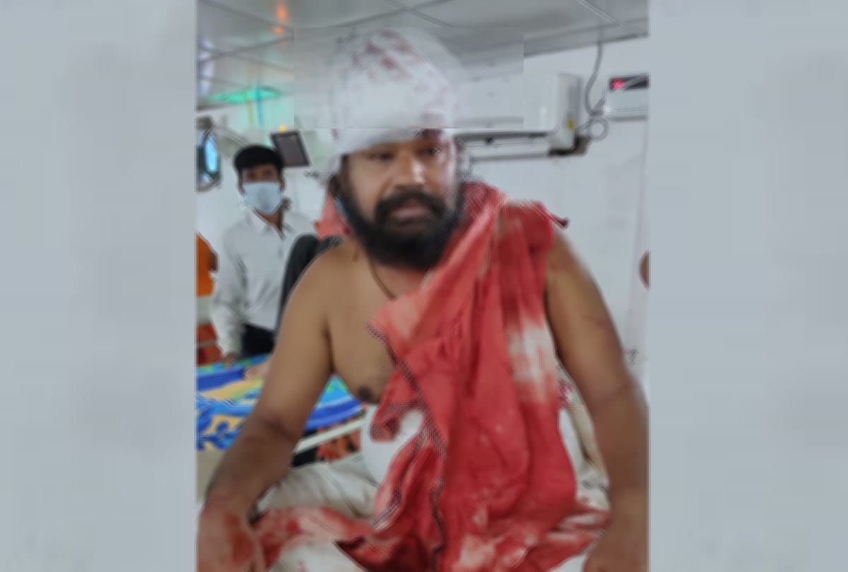 A saint attacked on Mahant in Gulachin temple in Lucknow.