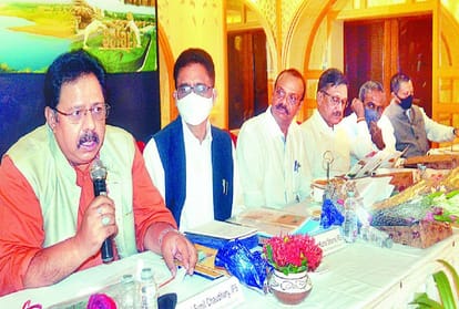 alligators and lions will be seen in the Agra Chambal circuit