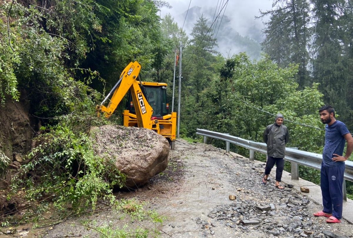 landslide in kullu national highway 305 closed in kullu after landslide