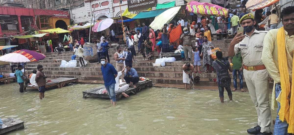 Varanasi ganga water level increasing three cm every hour ghats stairs started sinking