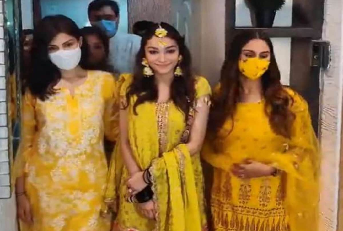 Rumi Jaffery daughter Alfia Jaffery mehendi ceremony Rhea Chakraborty and Krystle D’Souza