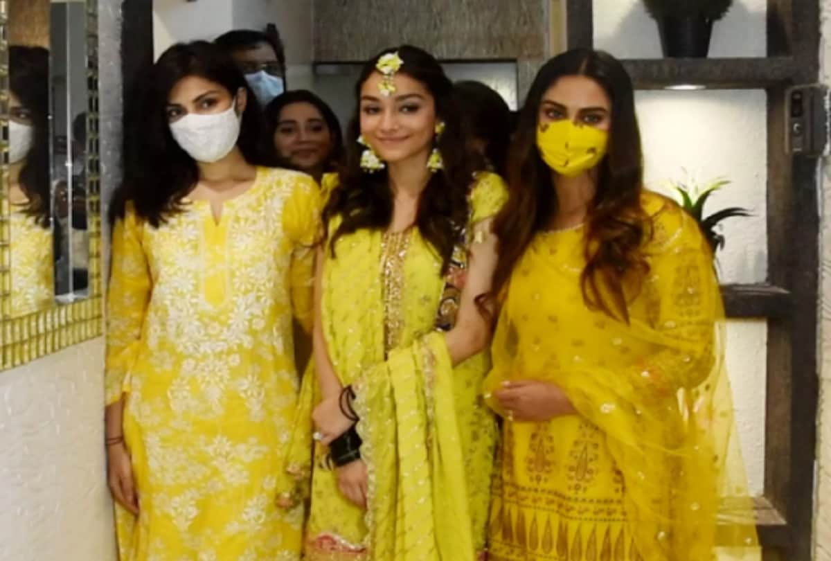 Rumi Jaffery daughter Alfia Jaffery mehendi ceremony Rhea Chakraborty and Krystle D’Souza