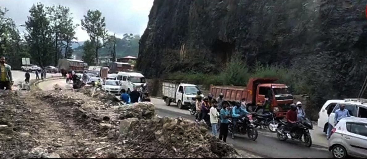 Land slide near Solan Brewery on Kalka-Shimla NH