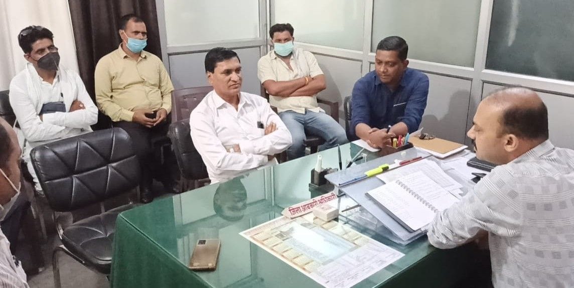 Hathras: Gangster Act will be imposed on salesman and licensee if illegal liquor is found