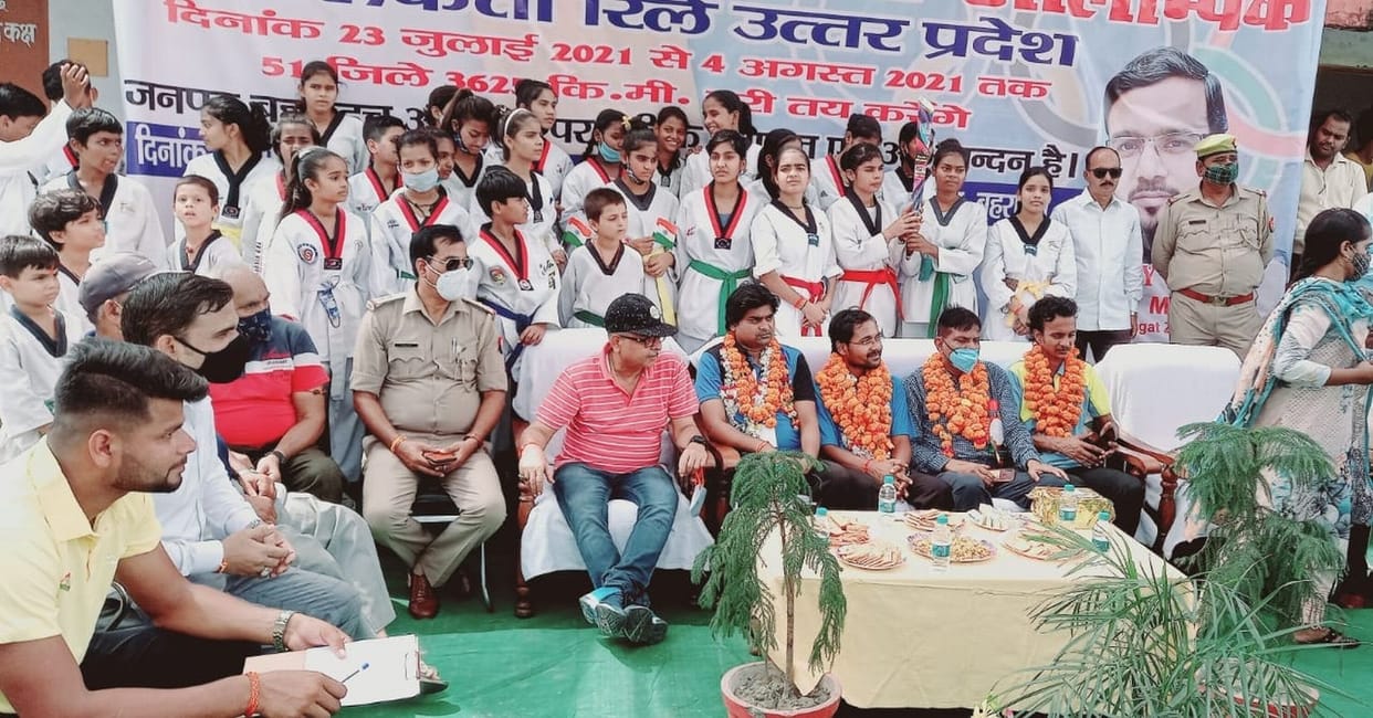 The city reverberated with the slogans of Cheers for India