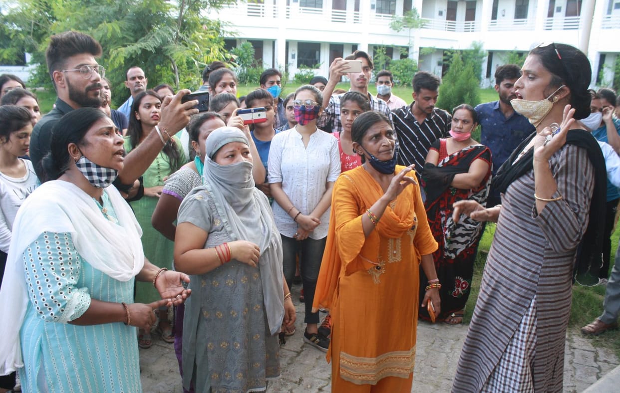 UP Board: Uproar of girl students and parents for showing absence in result, student attempted suicide