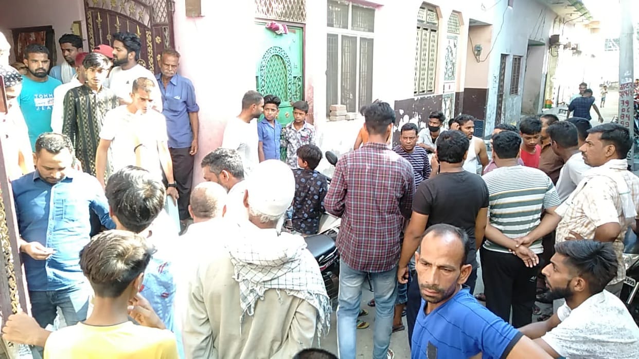 The team of the municipality who went to catch polythene was beaten up hostage