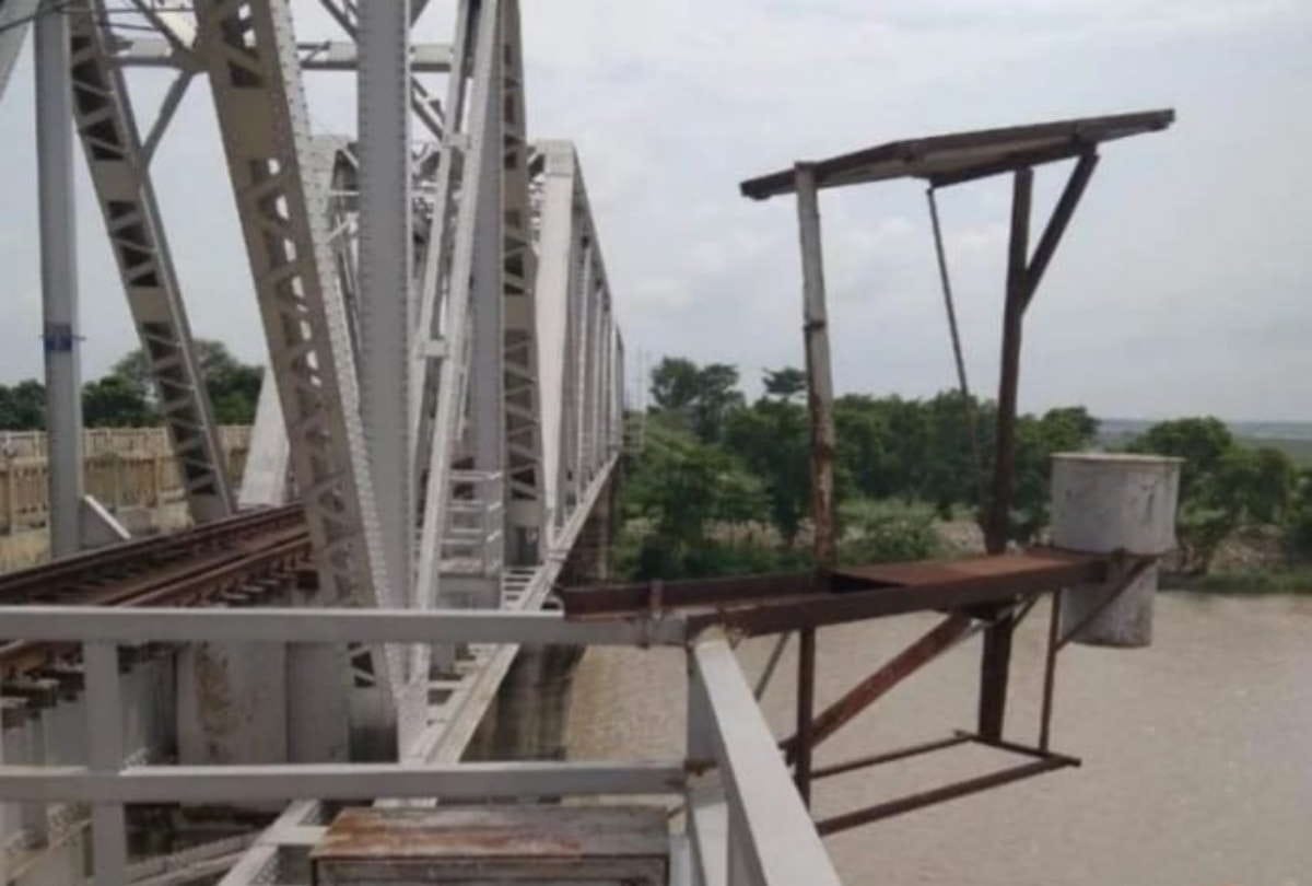 Railways to install water level monitoring system to update water level of Rapti and Rohin rivers
