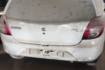 Prayagraj: Two cars are parked in the parking lot for two and a half years, the parking fee reaches half the price of the car
