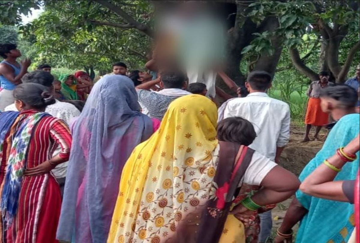 Dead bodies of husband and wife found hanging on tree in Kasganj