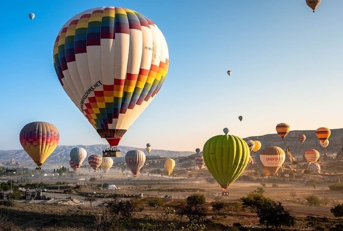 Visit these places around Delhi to take hot air balloon ride