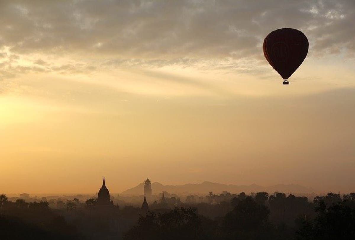 Visit these places around Delhi to take hot air balloon ride