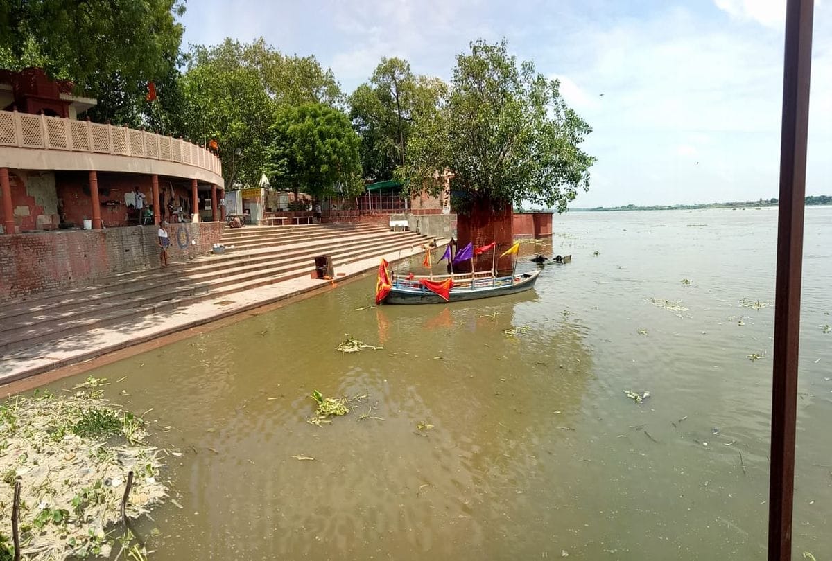 Flood Situation In Agra Mathura Due To Water Level Increase Of Yamuna