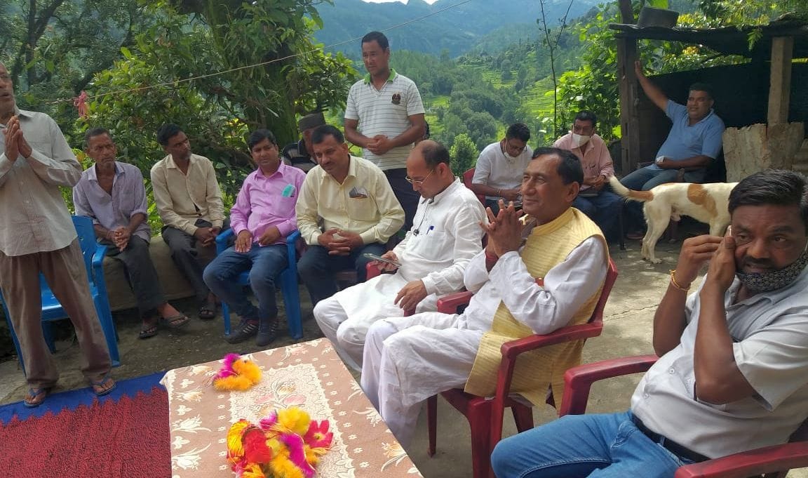 Cabinet minister heard problems in Kanalichina area