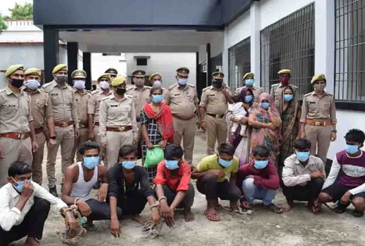 Etawah: 12 people arrested for stealing businessman's house