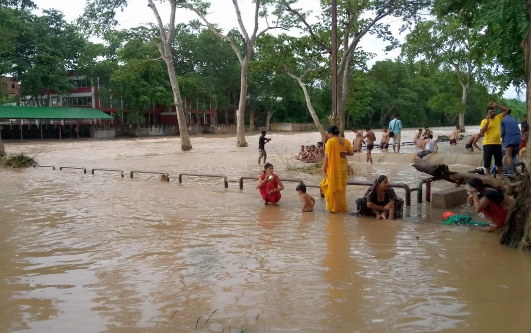 Mandakini's water level decreased, relief and rescue work intensified