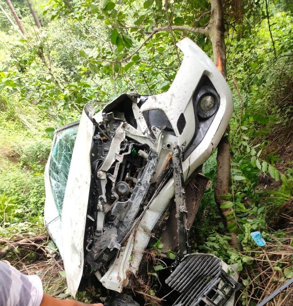 five tourists injured in road accident
