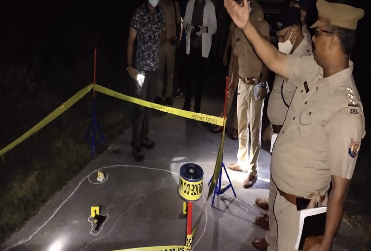 Encounter between Chandauli police and miscreants at three places Four criminals arrested