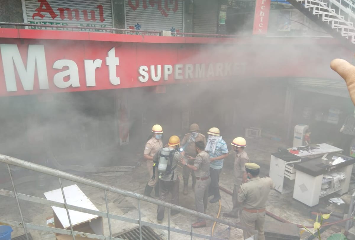 ghaziabad super market fire many fire brigades at spot all update