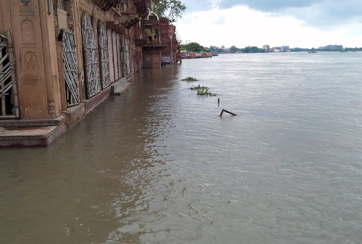 Flood Situation In Mathura Due To Water Level Increase Of Yamuna