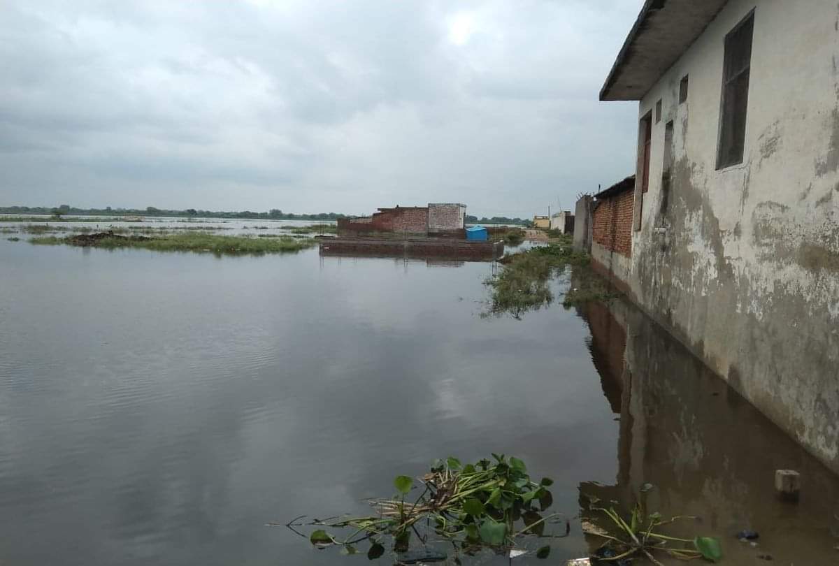 Flood Situation In Mathura Due To Water Level Increase Of Yamuna