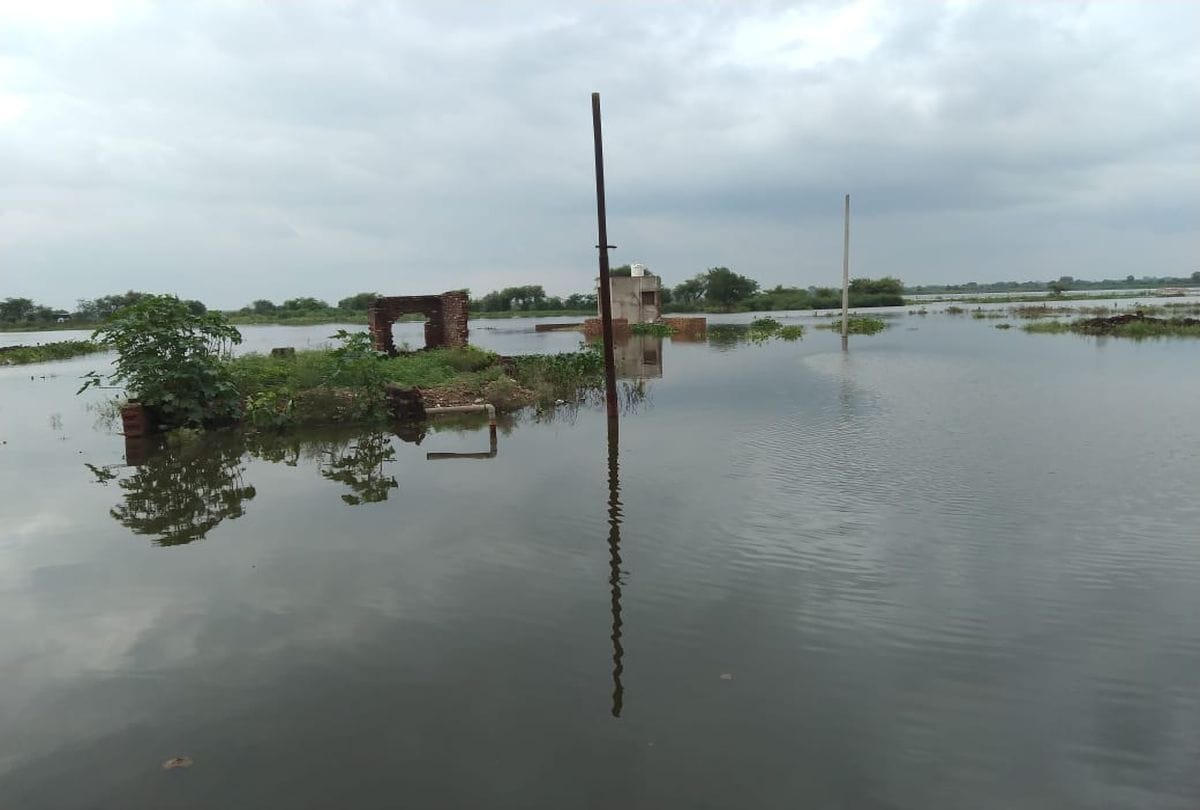 Flood Situation In Mathura Due To Water Level Increase Of Yamuna