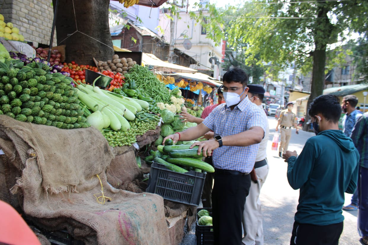 Vegetables decorated on the road were removed