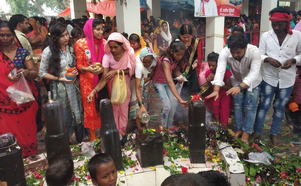 Har Har Mahadev resonated in the pagodas on the second Monday of Sawan