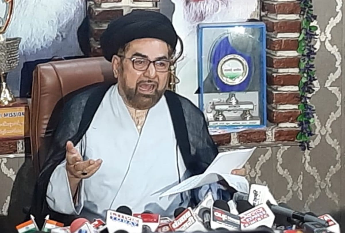 kalbe javvad wants action in dargah shahe marda in delhi.