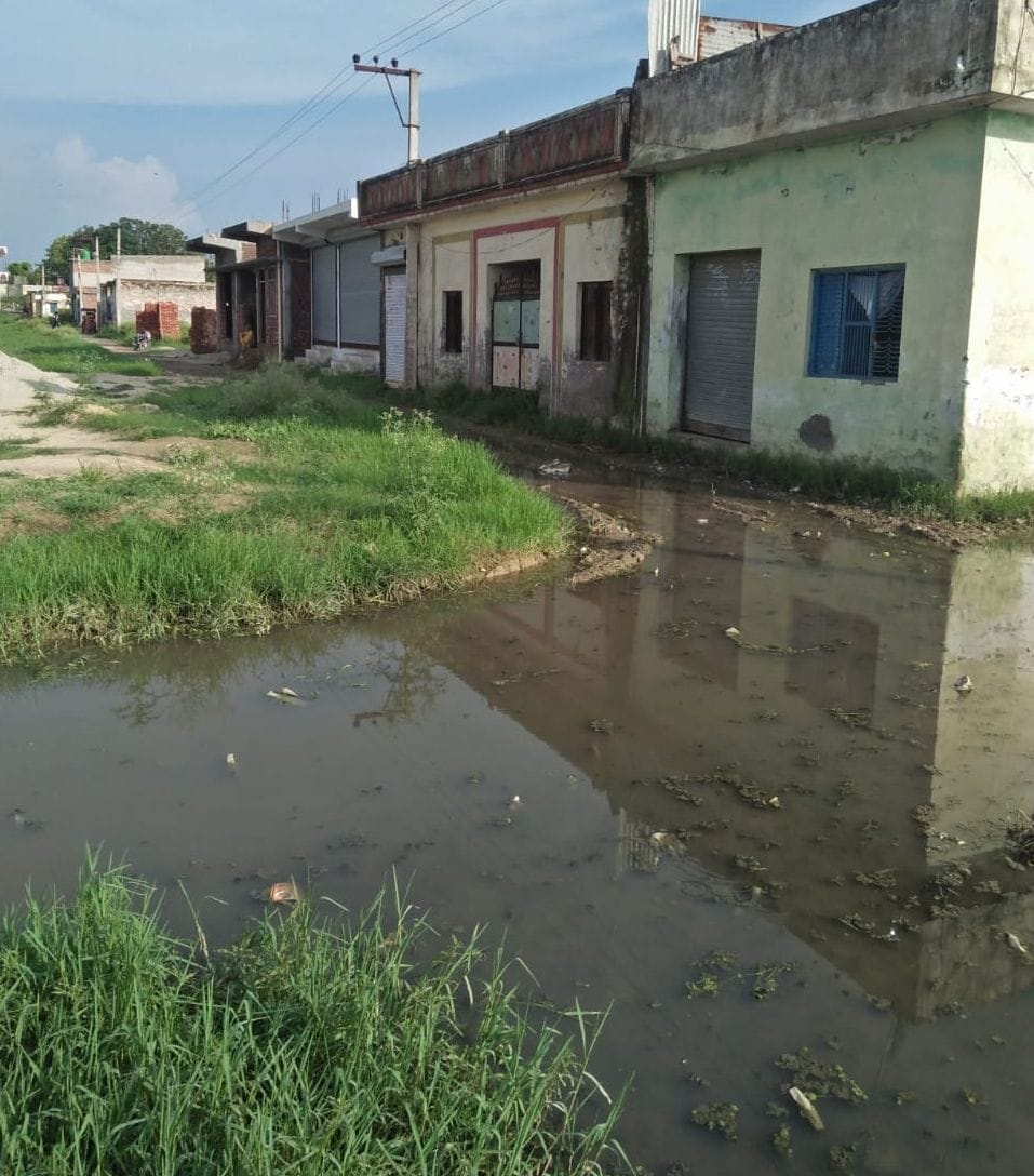 Roads turned into ponds, water entering houses