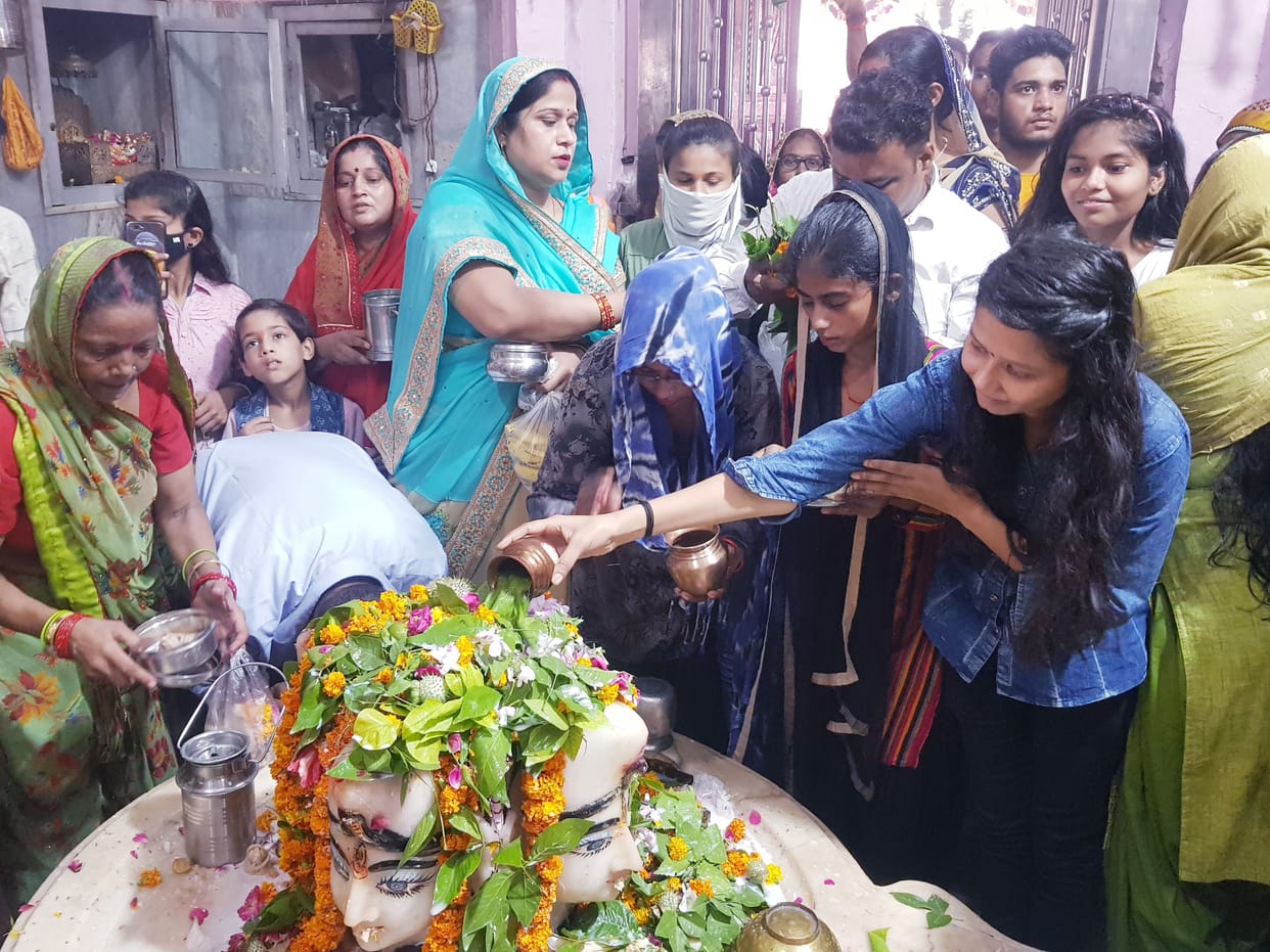 The pagoda resonated with the chants of Har Har Mahadev