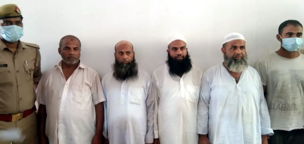The accused of assault by taking municipal workers hostage and sent to jail