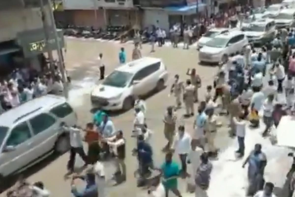 Maharashtra CM Uddhav Thackeray visited flood hit Sangli where BJP workers and traders tried to stop his convot resulting clash with Police