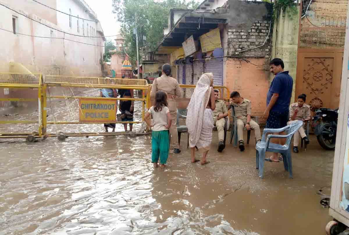 Chitrakoot: Administration breathed a sigh of relief as Mandakini water level receded