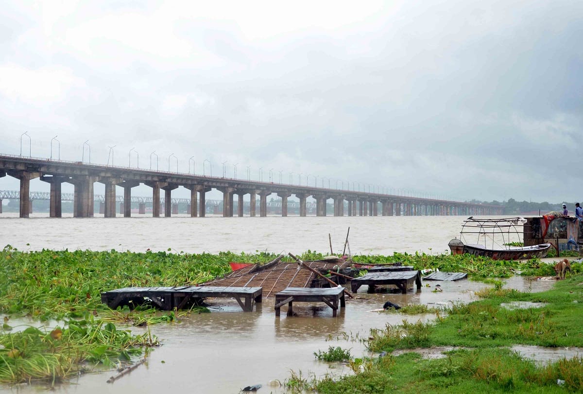 Water level of Ganga and Yamuna continues to rise, Cachar area submerged
