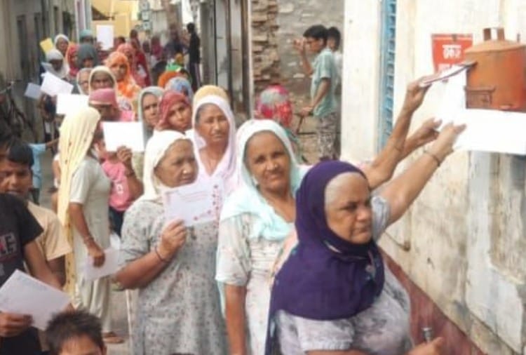 Followers are sending Rakhi to Ram Rahim from fatehabad