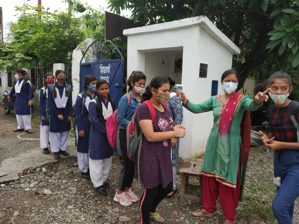 Assam: Stopped in the examination center for wearing shorts, gave the exam by wrapping the curtain