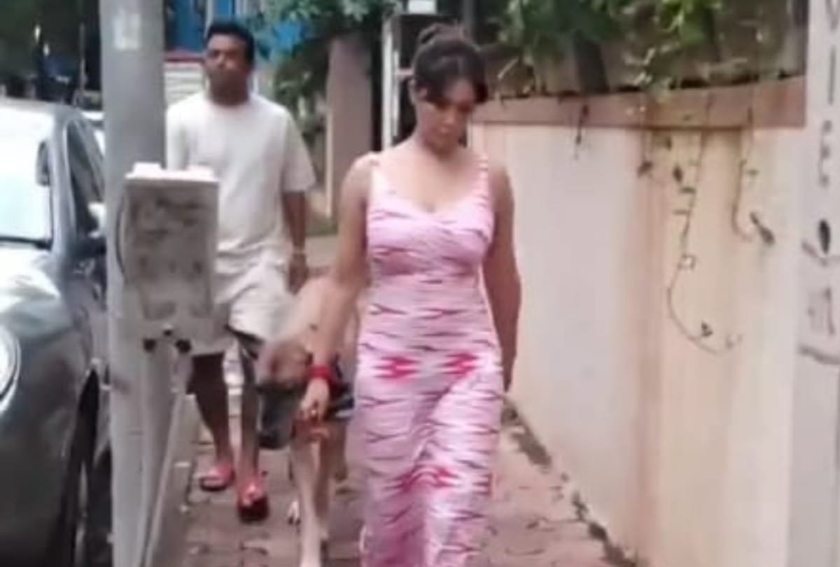 kim sharma and leander paes romantic evening actress troll on social media
