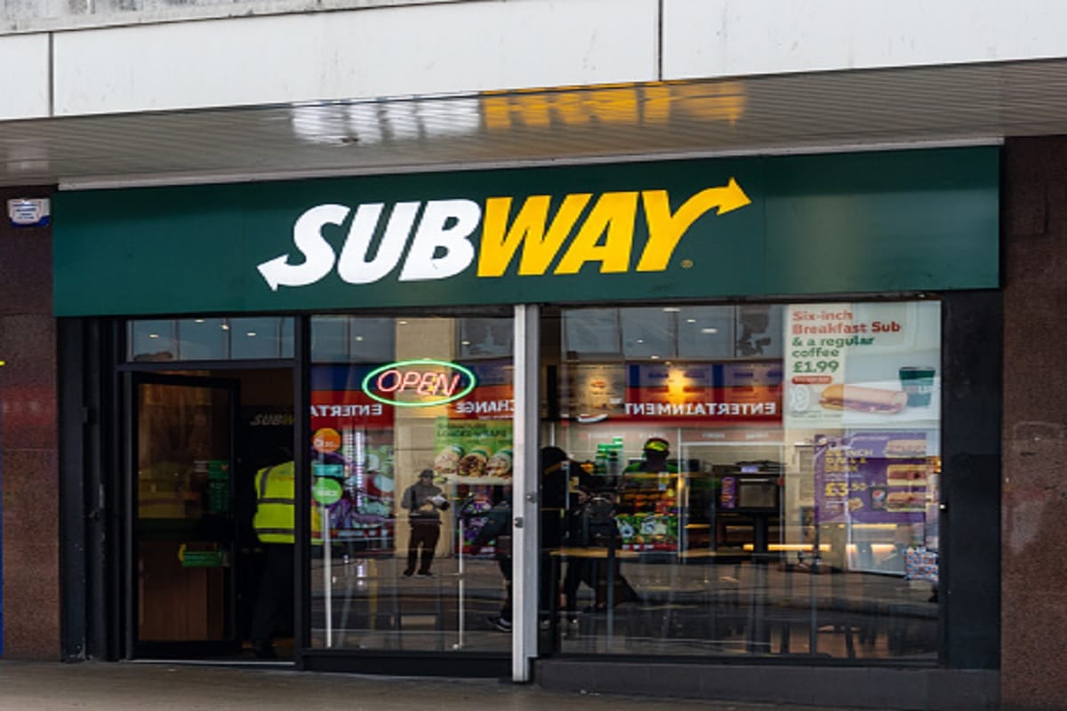 Mukesh Ambani Reliance Retail in Talks To buy QSR chain Subway India