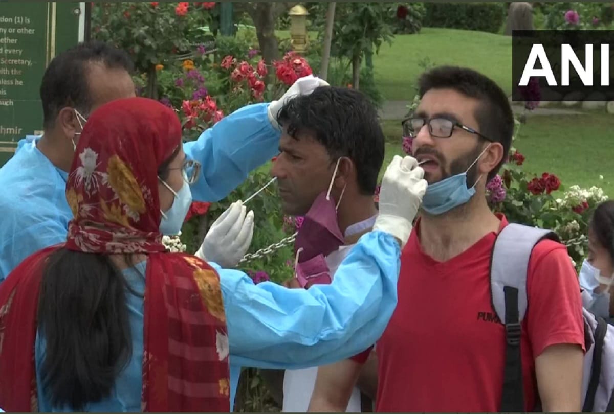 J&K Govt has set up a rapid antigen testing facility at the entrance of Mughal Garden in Srinagar 