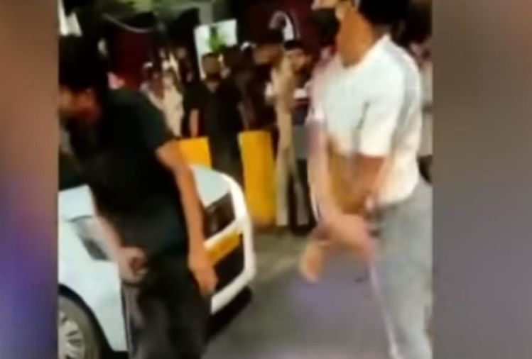 Lucknow Girl Beats Cab Driver Action Will Be Taken Against Police Men