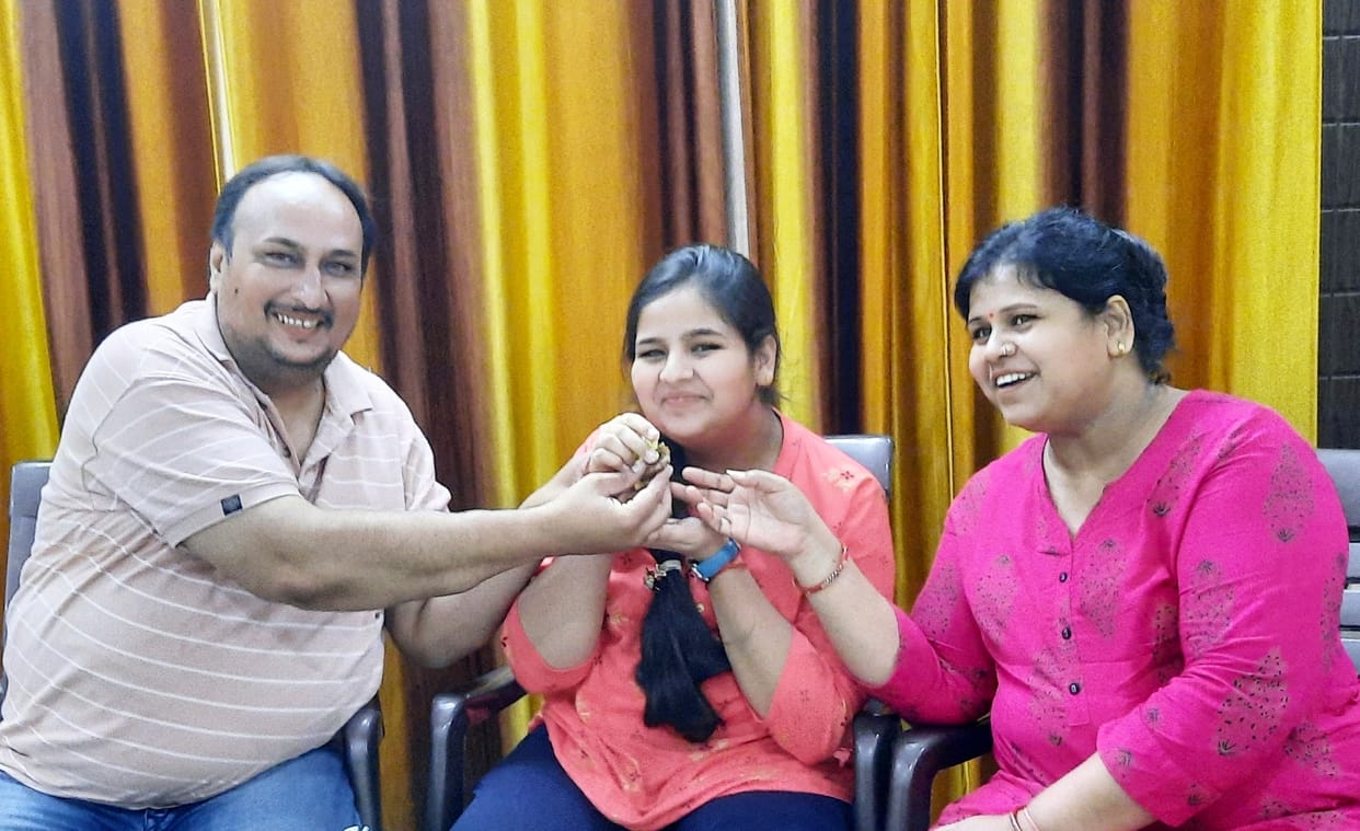 Great performance of students in CBSE 10th, faces happy after seeing the results