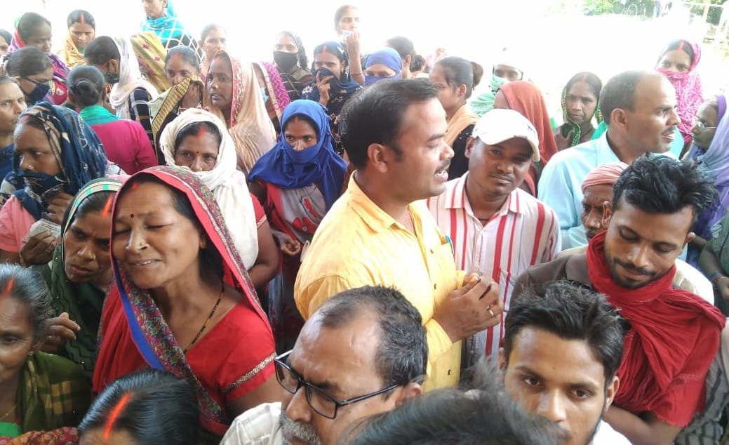Vaccine is over, police had to be called to handle the crowd